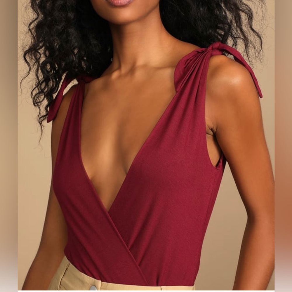 Lulus Burgundy body suit. Small 🥀